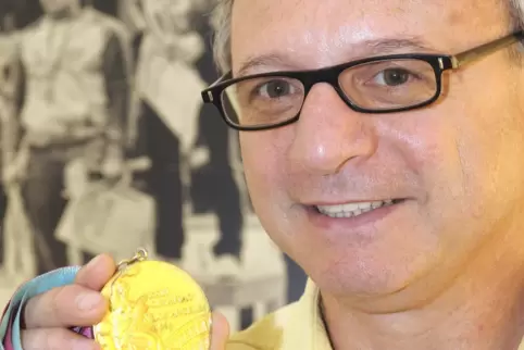 Olympia-Gold: Pasquale Passarelli mit seiner Medaille.