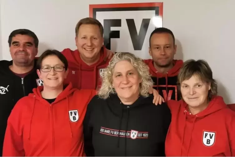 Die Macher beim FV Berghausen: von links Vorsitzender Andreas Zimpelmann, Co Stephanie Schreiner, Spielleiter Thomas Kauer, Trai