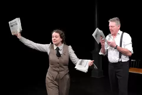 Teilen sich die vielen Rollen in dem Stück: Angela Pfenninger und Bernhard Weller.