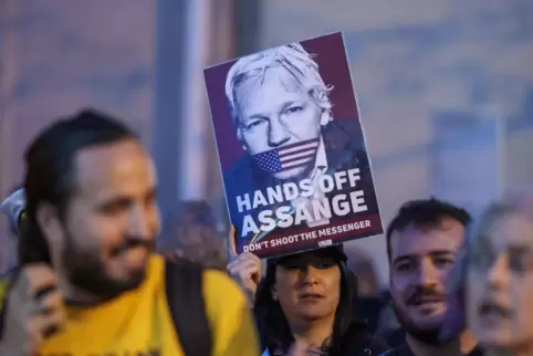 „Don’t shoot the Messenger“: Proteste gegen die Auslieferung von Julian Assange. 