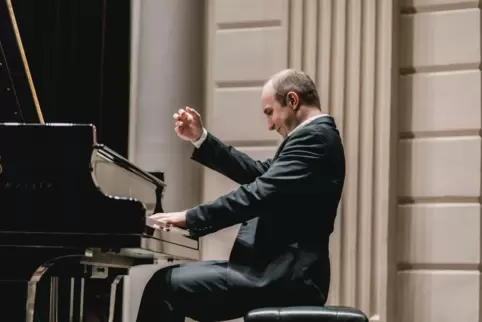 Alexander Gavrylyuk spielt Sergej Rachmaninows hochemotionales 2. Klavierkonzert. 