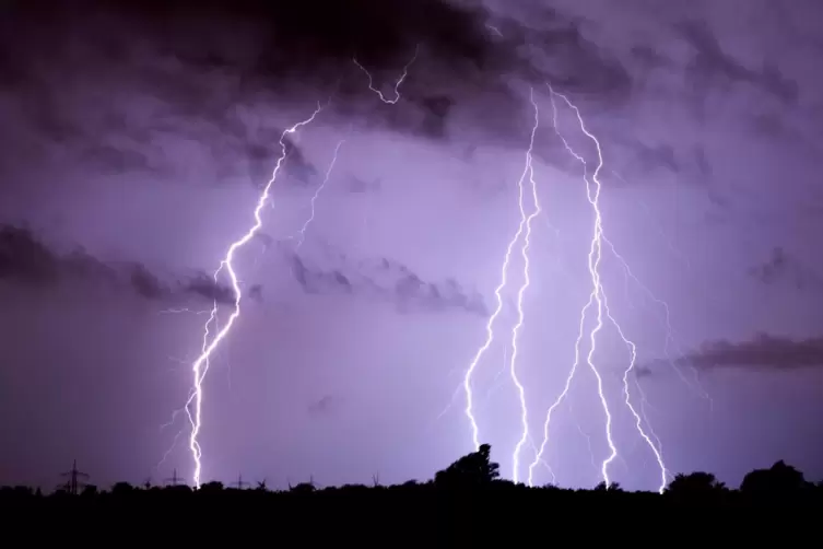 Rund 316.000 Blitze wurden im vergangenen Jahr in Deutschland registriert.