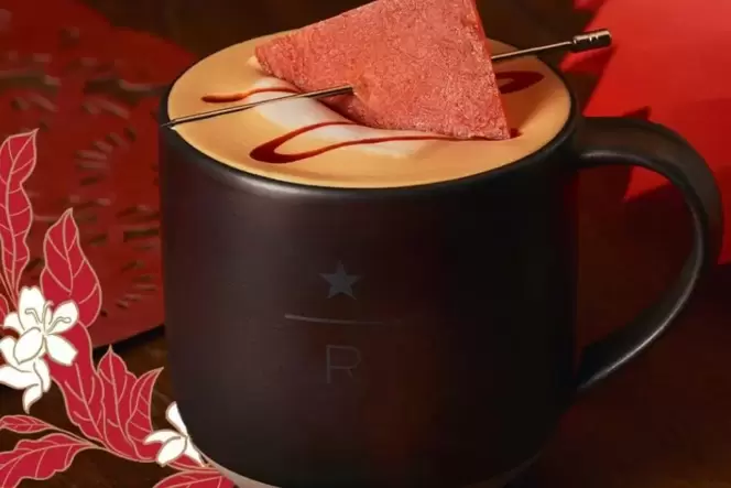 Muss man mögen: Kaffee mit offenbar perfekter Crema und Dong-Po-Schweinefleisch gibt es derzeit in 25 Starbucks-Filialen in der