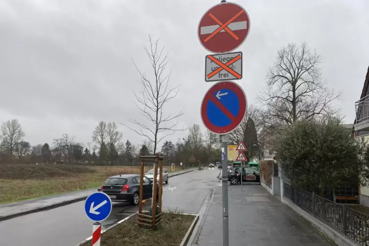 Noch nicht scharf geschaltet: Durchfahrtsverbot in der Schneiderstraße. 