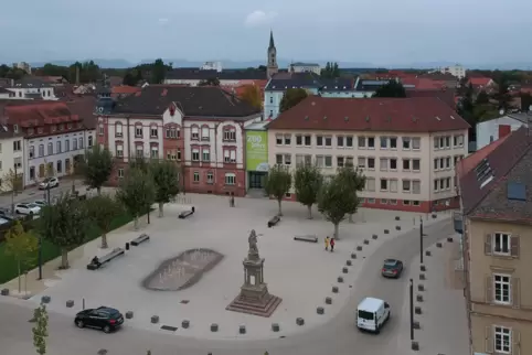 Der Standort der Kreisverwaltung (Bildmitte) am Luitpoldplatz soll gemäß Vorschlag erhalten und modernisiert werden.