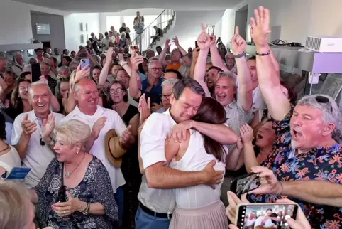 Aus der Opposition in die Rolle der OB-Fraktion: Der Wahlabend am 25. Juni mit dem Sieg von Nicolas Meyer (Mitte) hat die Situat