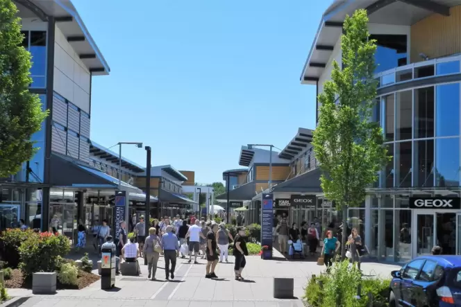Neunkirchens Vortrag: Ein großer Teil der Besucher des Outlets Zweibrücken, hätte, gebe es das 2001 eröffnete Einkaufszentrum ni