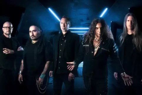 Mit neuem Video am Start: Bassist Torsten Reichert, Keyboarder Alessandro Del Vecchio, Schlagzeuger Andreas Lill, Sänger Andy Ku