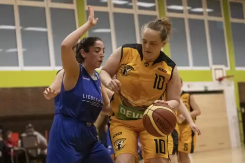 Die Turnhalle an der Realschule plus in Rockenhausen ist für den Basketballclub Rockenhausen Ausweichspielstätte, wenn die Donne Die Turnhalle an der Realschule plus in Rockenhausen ist für den Basketballclub Rockenhausen Ausweichspielstätte, wenn die Donne