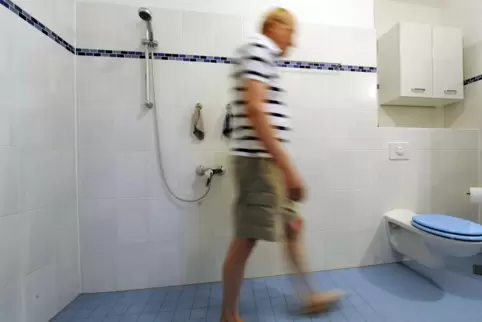 Ein offenes Badezimmer ohne Hürden: Davon profitieren nicht nur ältere Menschen. 