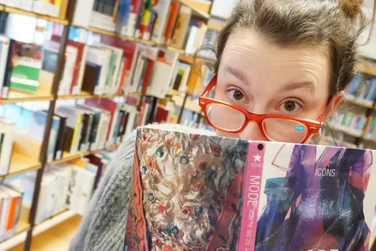 Die Brille als Accessoire der Stunde: Svenja Eberspach.