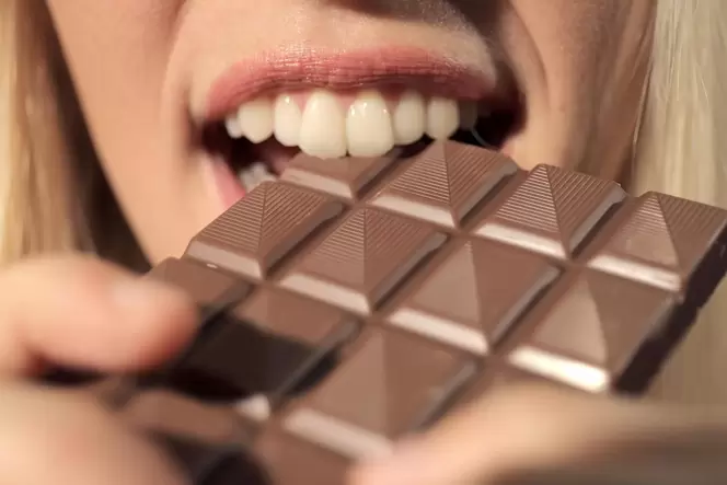 Wegen des hohen Kakaopreises müssen Verbraucherinnen und Verbraucher bald vielleicht mehr Geld für Schokolade ausgeben.