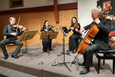 Zwischen Düsseldorf, Salzburg und Wien auf einen Abstecher in der Pfalz: das „Minguet Quartett“ zelebrierte beim Grünstadter Kul