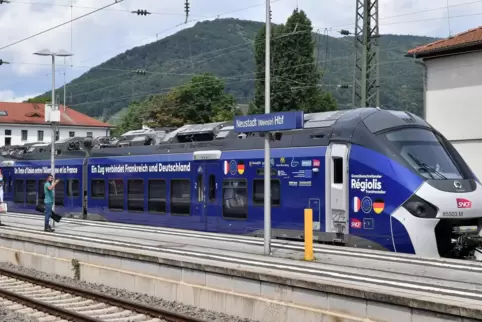 Der Prototyp des grenzüberschreitend einsetzbaren Régiolis war im Juli 2021 erstmals in Neustadt zu sehen. 