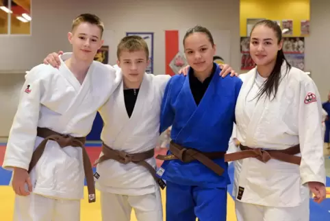 Auch am Mittwochabend Training im Judomaxx: von links Damian Berschauer, Georgiy Lutz, Alesia Büttner und Amira Rahmoun.