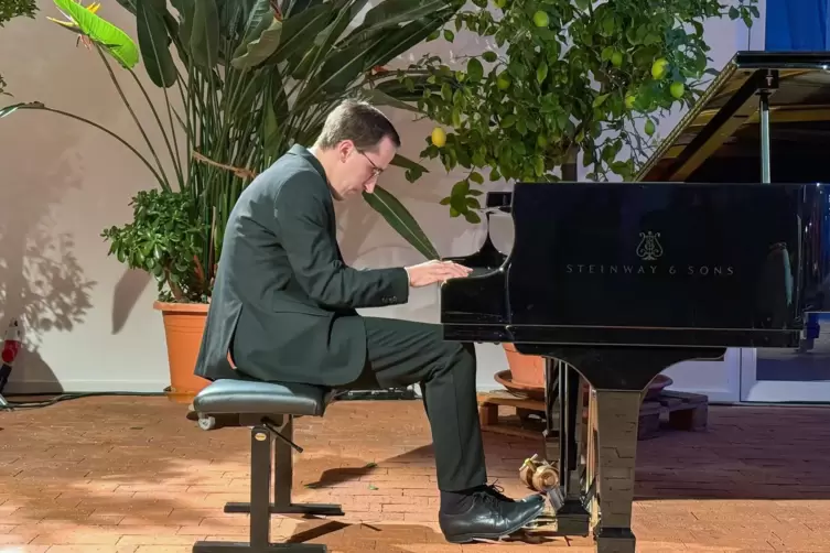 Spielte in Kirchheimbolanden Klaviermusik von Beethoven, Widmann und Skrjabin: der kroatische Pianist Lovre Marusic. 