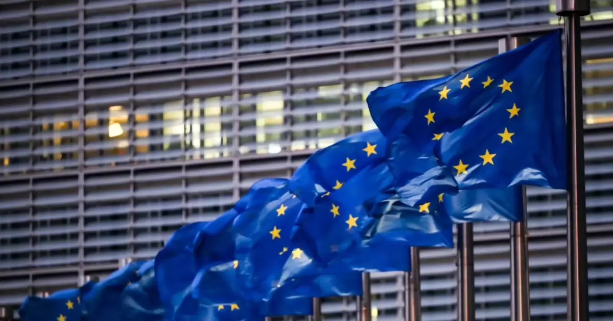 Komisja Europejska zatwierdza uwolnienie miliardów dla Polski – polityka