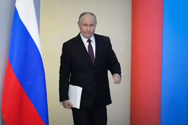 Wladimir Putin vor seiner Rede zur Lage der Nation in Moskau, in der er scharfe Drohungen gen Westen schickte. 