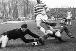 Willy Reitgaßl (rechts), hier in einem Spiel gegen den Meidericher SV, markierte am 29. Februar 1963 zwei Tore gegen den 1. FC S