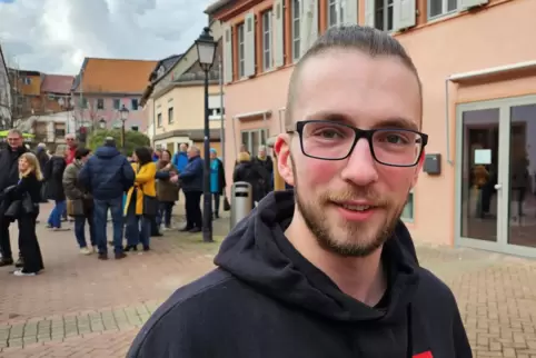 Hält Demonstrationen für wichtig und wirksam: Felix Eichner, hier bei der Grünstadter Kundgebung für Freiheit und Demokratie. 