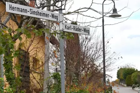  Straßenschilder in Gönnheim: Hermann Sinsheimer musste als Jude in der Nazi-Zeit nach England fliehen. 
