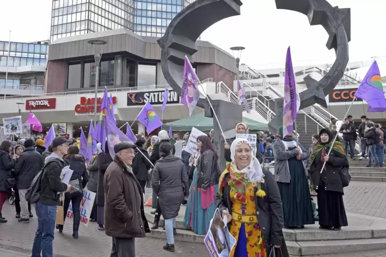 Demo zum Frauentag am Lichttor. 