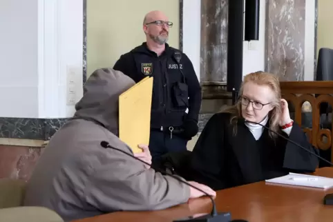 Der Angeklagte bereue seine Tat, sagt seine Anwältin Gabriele Haas. 