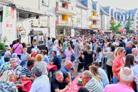 Das Feiern ist den Bobenheim-Roxheimern wichtig. Deshalb bekommt der Gewerbeverein für sein italienisches Fest weit mehr Zuspruc