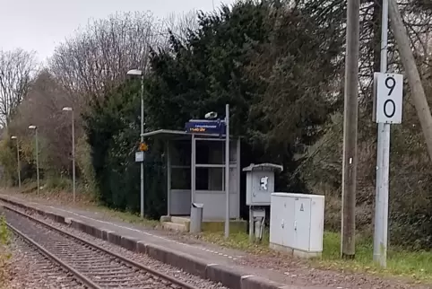 Die Modernisierung des Obermohrer Bahnhaltepunkts soll bis Ende April abgeschlossen werden. 