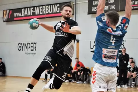 Trifft achtmal für den TuS: Jan Claussen.