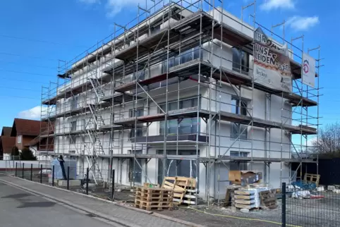 Insgesamt werden vier große Häuser gebaut. 