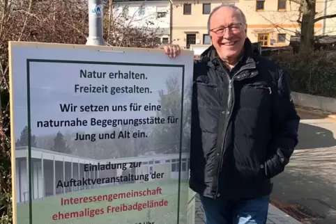 Kuno Beutler setzt sich mit anderen Lambsheimern dafür ein, dass das ehemalige Freibadgelände nicht bebaut wird. 