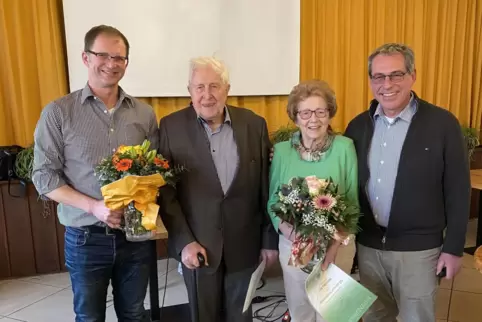 Ehrungen: von links Helmut Back, Bernhard Vogel, Veronika Moser und Bernhard Steigleider.