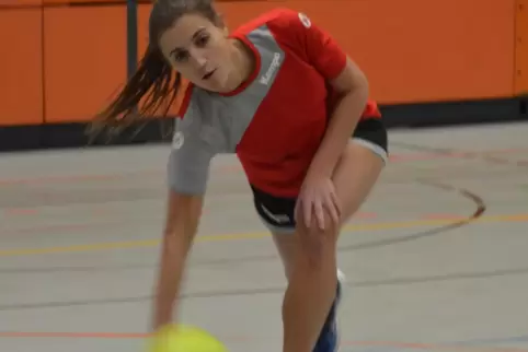 Bundesligaspielerin Lena Hettrich coachte Rieschweilers Nachwuchsteams. Bundesligaspielerin Lena Hettrich coachte Rieschweilers Nachwuchsteams.