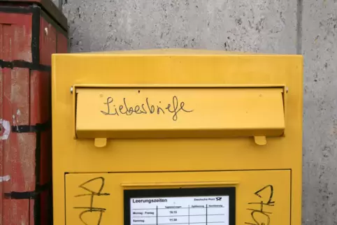 Nur für Minnesänger? Liebesbrief-Einwurf. Nur für Minnesänger? Liebesbrief-Einwurf.