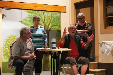 Gestresste Männer und gut dressierte Frauen: Willi Doll, Renate Martin, Helmut Werner und Brigitte Doll (von links).
