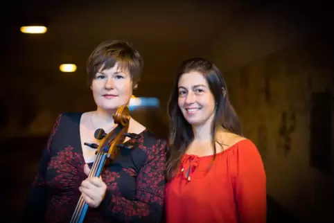Die Cellistin Katja Zakotnik und die Pianistin Naila Alvarenga Lahmann präsentieren Musik, die das Lebensgefühl Sloweniens, Bras