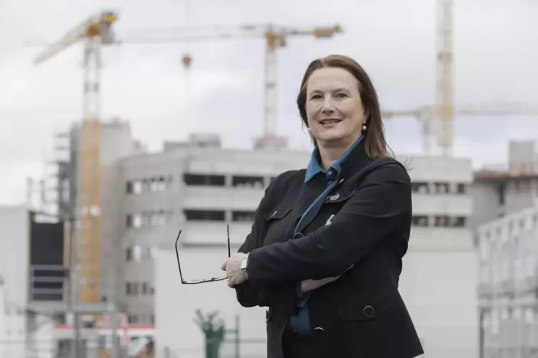 Leitet die LBB-Niederlassung Weilerbach: Bettina Bachem.