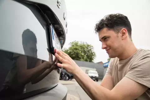 Bei der Kfz-Zulassungsstelle des Rhein-Pfalz-Kreises ging zum wiederholten Male wochenlang fast gar nichts.