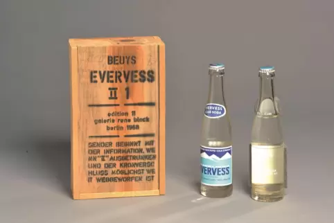 Wasser verleiht Flügel: „Evervess II 1“ von Joseph Beuys, aus dem Jahr 1968. Wasser verleiht Flügel: „Evervess II 1“ von Joseph Beuys, aus dem Jahr 1968.