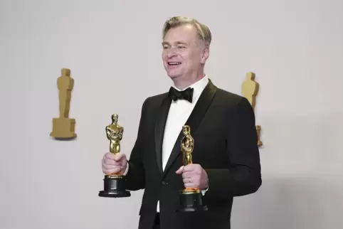 Christopher Nolan („Oppenheimer“) mit den Oscars für den besten Film und die beste Regie.