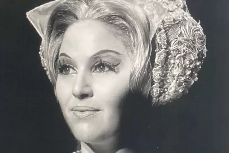 Anneliese Waas begann ihre Karriere in den 1950ern in Kaiserslautern. Unter anderem gab sie die Mimi in „La Bohème“. 