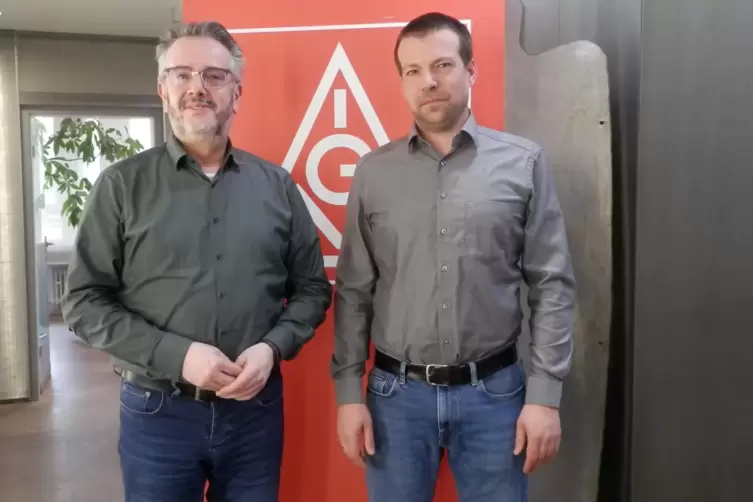 Der erste Bevollm&auml;chtigte der IG Metall Homburg-Saarpfalz, Peter Vollmar (rechts) und sein Stellvertreter Salvatore Vicari.