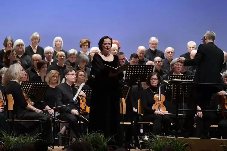 Altistin Ingeborg Danz war eine der Solistinnen des Konzerts mit dem Oratorienchor Pirmasens unter Leitung von Christoph Haßler.