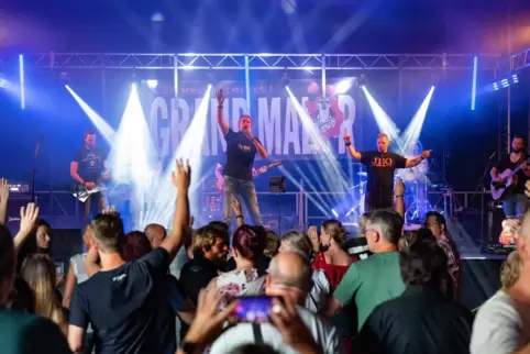 In Weisenheim mit dabei: die Partyband Grand Malör.
