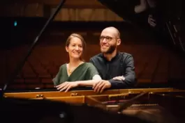 Marie-Thérèse Zahnlecker und Jonas Gleim sind das Onyx-Klavierduo. 