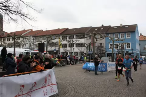 Auch in diesem Jahr werden beim Marathon Deutsche Weinstraße wieder viele Zuschauer erwartet.