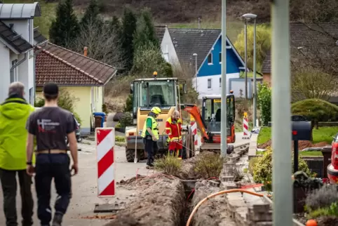 Beim Verlegen der Glasfaserkabel „Im Daumenbösch“ wurde eine Gasleitung angebohrt. 