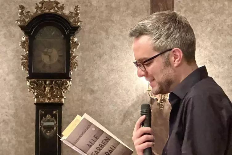 Martin Schäuble liest aus seinem Buch „Alle Farben frau“.