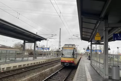 Rund um den Bahnhof Wörth gibt es Probleme im Schienneverkehr. 